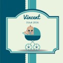Retro kinderwagen - blank jongen voor